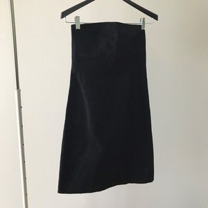 Classy black strapless dress